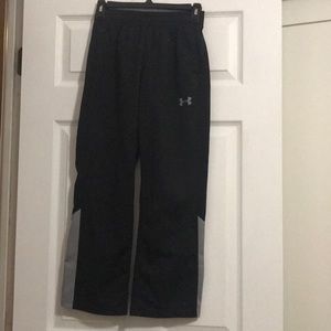 Boys medium Under Armour sweatpants